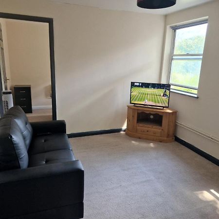 Maidstone Heights III - 1 Bedroom In Maidstone! Bagian luar foto