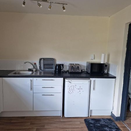 Maidstone Heights III - 1 Bedroom In Maidstone! Bagian luar foto