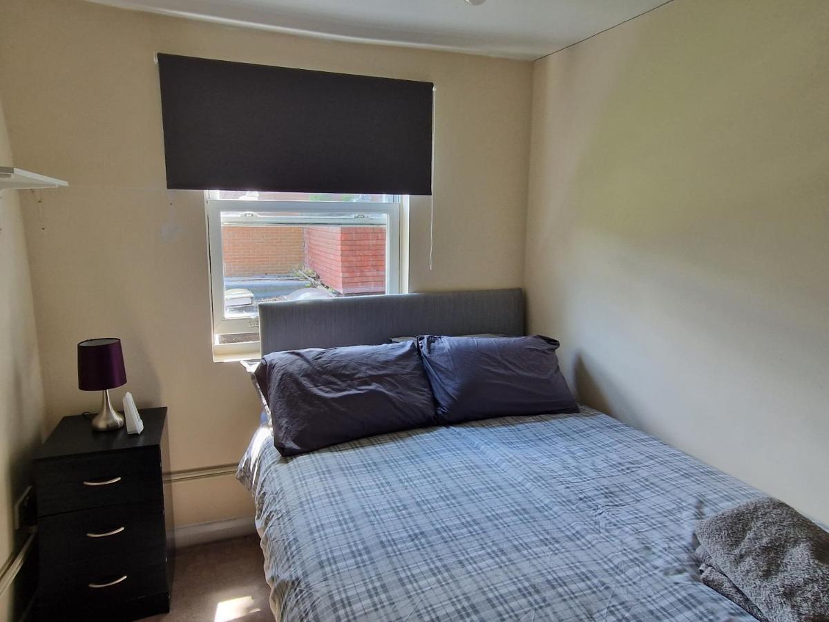 Maidstone Heights III - 1 Bedroom In Maidstone! Bagian luar foto